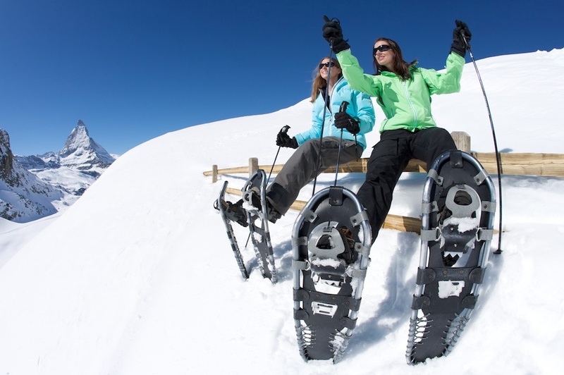 Snowshoe-girls-zermatt-matterhorn